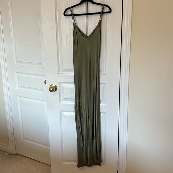 Waldorf Dress - Olive - Picture 8 of 9